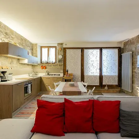Apartment A Casa Di Giove